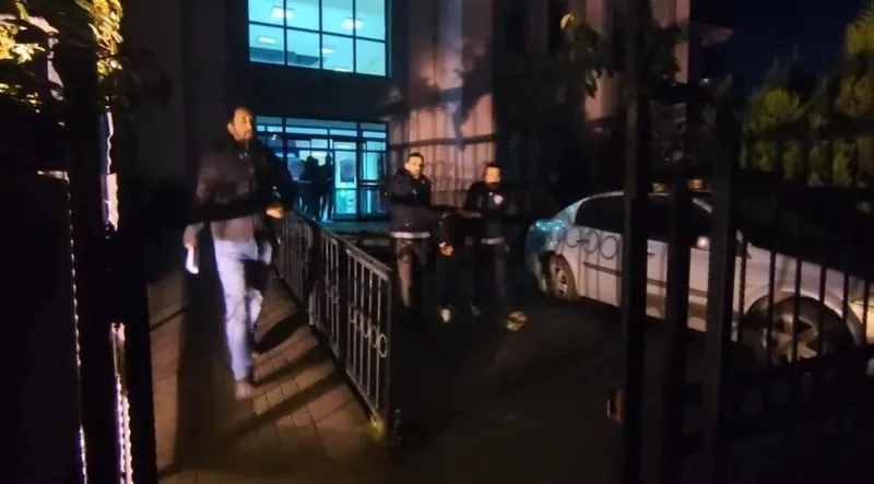 Türkiye bu olayı konuşuyor! Bungalovda gizli kamera skandalı: Ampulün içine yerleştirmişler! İşletmeci ve bir kişi tutuklandı (İHA)