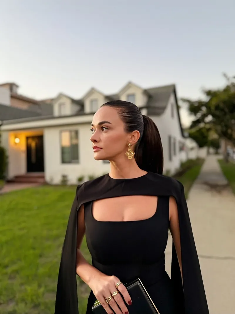 hande-soral-amuda-kalkti-hayata-her-yonden-bakiyorum-1774962153043.jpg Hande Soral amuda kalktı: "Hayata her yönden bakıyorum"-4