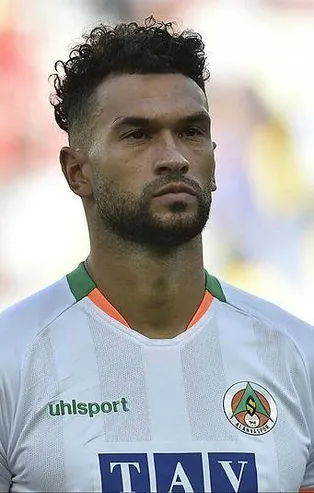 Caulker savaşını Fenerbahçe kazandı