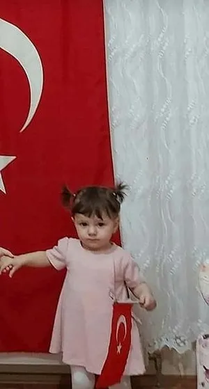 Öğretmen çiftin en acı günü: 1,5 yaşındaki çocukları balkondan düşerek hayatını kaybetti-3