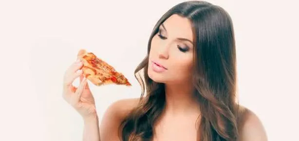 Bebegini seven şekeri bıraksın