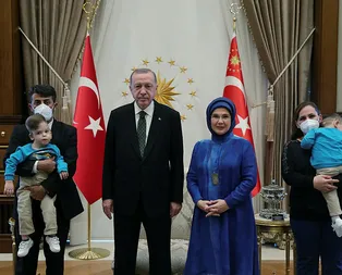 Başkan Erdoğan’a sürpriz ziyaret! Siyam ikizleri…