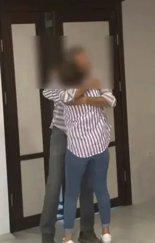 Bir aile daha PKK'dan kaçıp teslim olan evladına kavuştu