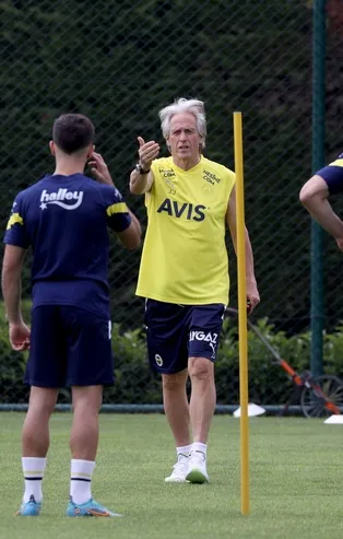 Fenerbahçe kamp kadrosunu duyurdu!