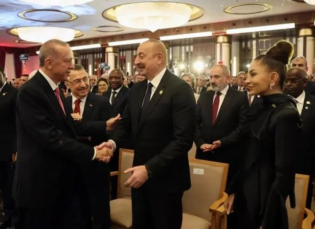 baskan-recep-tayyip-erdogan-ermenistan-basbakani-pasinyan-ile-telefonda-gorustu-1694444201031.jpeg Başkan Recep Tayyip Erdoğan, Ermenistan Başbakanı Paşinyan ile telefonda görüştü-3
