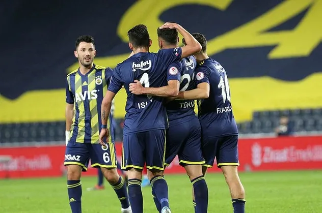 Kadıköy'de gol yağmuru! Fenerbahçe 4-0 İstanbulspor (MAÇ SONUCU)