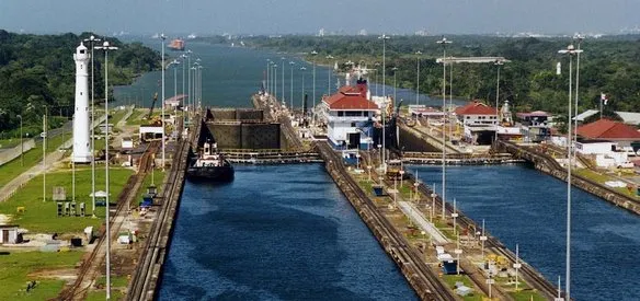 ABD 10 milyon dolar karşılığında Panama Kanalı bölgesinin kontrolünü satın aldı.