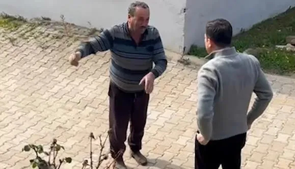 yurekleri-isitan-goruntuler-1708447098877.jpeg Yürekleri ısıtan görüntüler | İzmir Büyükşehir Belediye Başkan adayı Hamza Dağ'dan 'elbisem kirli' diyen vatandaşa örnek davranış! "Gel buraya sarılacağım"-3