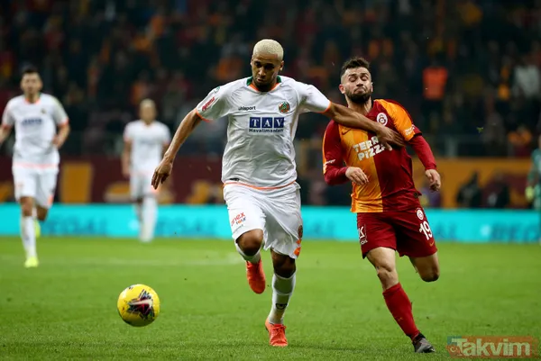 Muslera kalesinde devleşti! Sosyal medyada yer yerinden oynadı... - 4