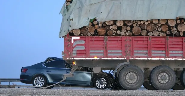 Konya'da feci kaza! Dorsenin altında kaldı