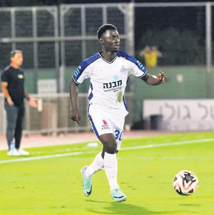 Jocelin Ta Bi’ye çifte kanca