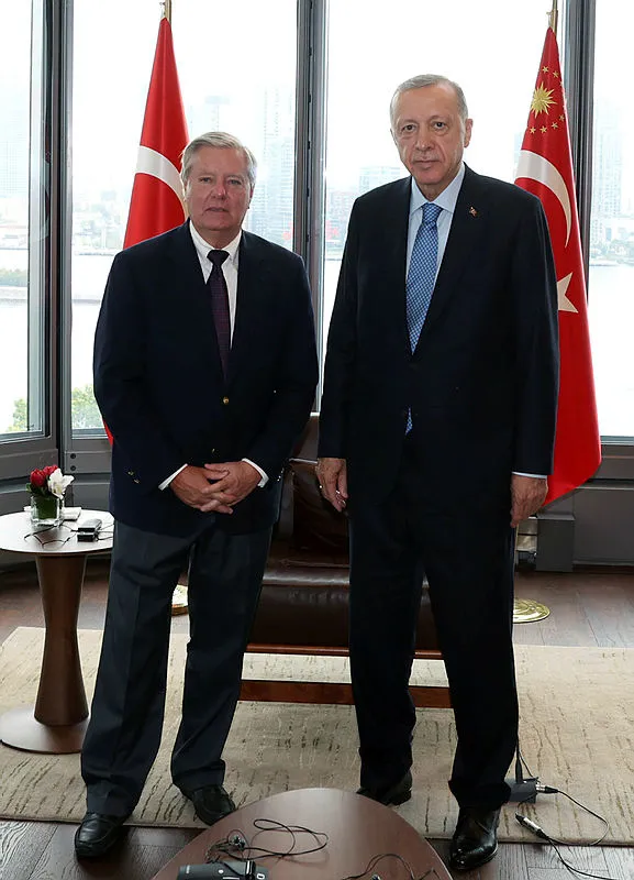 baskan-erdogan-abdde-senator-lindsey-grahami-kabul-etti-1663610714633.jpg