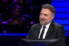 100 BİN TL'LİK SORU: Ağustos 2024'te Roma'da bir eve giren hırsız ne yaparken ev sahibi uyanıp kendisini görmüş ve yakalanmıştır?
