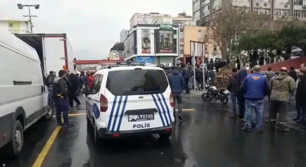 1637323662257.jpg Bayrampaşa'da forklift faicası! Kilolarca yükün altında kaldı-1