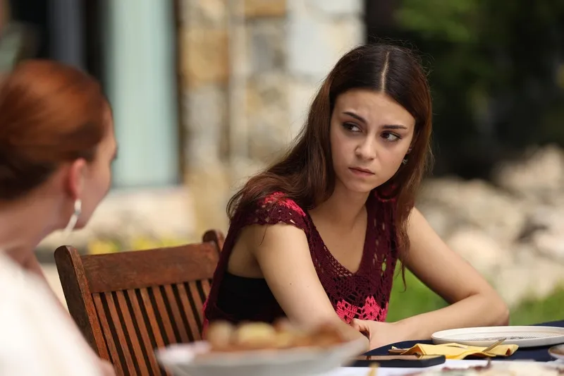 kor-nokta-2-bolumden-ipuclari-aslim-tum-sevdiklerine-karsi-savasmak-zorunda-kaliyor-1727426697418.jpg Kör Nokta 2. bölümden ipuçları: Aslım tüm sevdiklerine karşı savaşmak zorunda kalıyor!-3