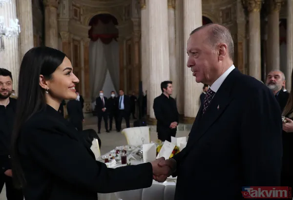 Hakan Ural Dolmabahçe Sarayı’nda gerçekleşen iftardan Başkan Recep Tayyip Erdoğan ile fotoğrafını paylaştı: "Sevmek ayıp mı yahu" - 43