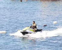 Ünlü komedyen Hasan Can Kaya’dan Jet-Ski şovu!