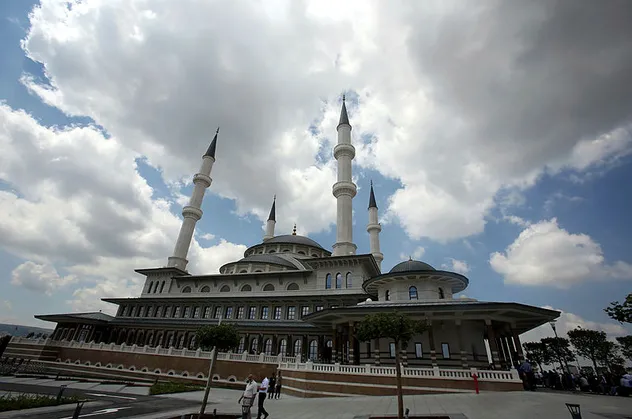 Başkan Erdoğan cuma namazını Beştepe Millet Camisi'nde kıldı