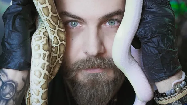 Yılanların efendisi Tuğkan Gönültaş (Elraenn): "Sosyal medya sevgisizliğin karşılığı gibi!"-3