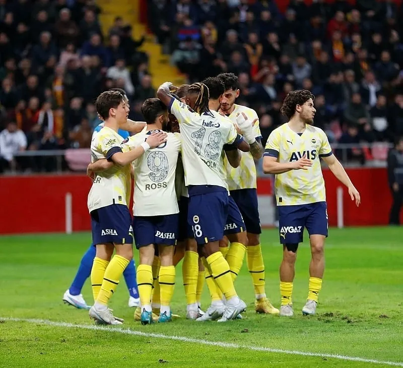 Fenerbahçe'de 3 isim için şok! 'Kadromda istemiyorum' - 1