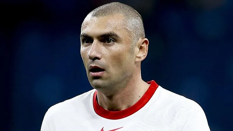 burak-yilmaz-neden-istifa-etti-burak-yilmaz-kimdir-kac-yasinda-hayati-ve-futbol-kariyeri-1727728429640.jpg
