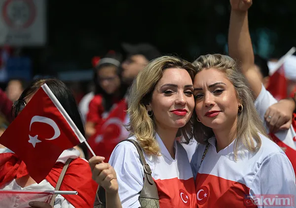 Türkiye-Portekiz maçı öncesi Türk taraftarlar Dortmund'u adeta kırmızı beyaza boyadı | Filistin yine unutulmadı - 2