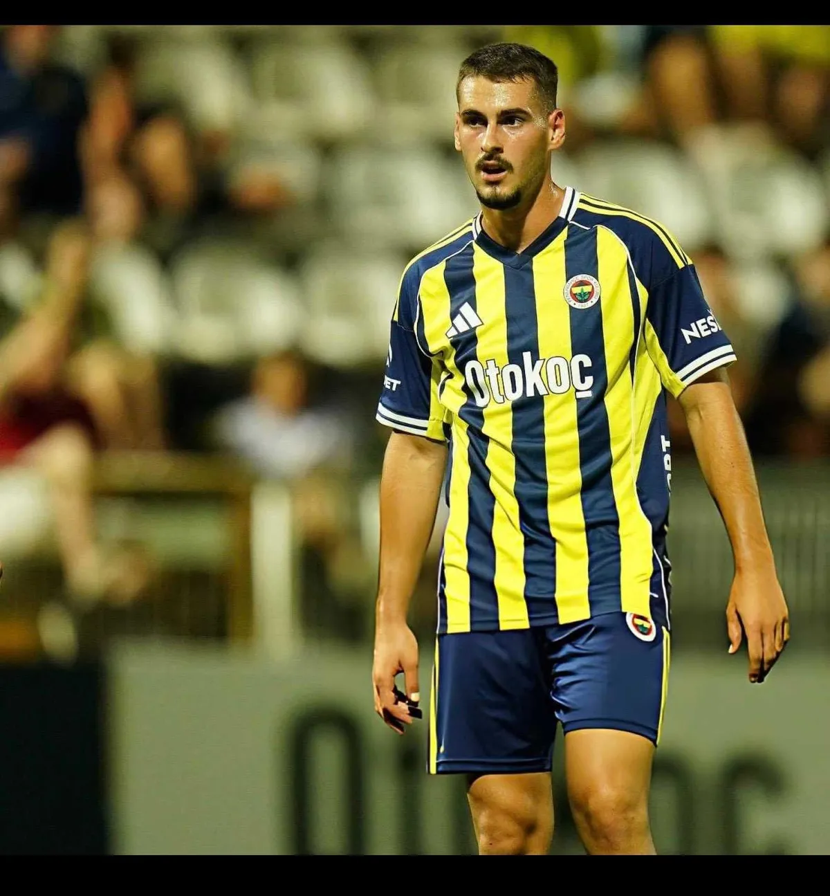 fenerbahceden-4-icin-surpriz-hamle-1788502966428.jpeg Fenerbahçe'nin kalan son yabancı kontenjanı için bekleyiş sürüyor: Karar bugün verilecek! Gözler Ognjen Mimovic'te-4