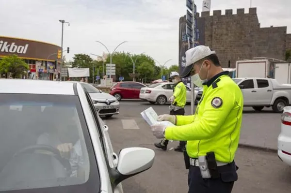 Tam kapanmada merak edilen soru! Bugün nereler açık nereler kapalı? Pazar günü nereler açık? Marketler açık mı?-7