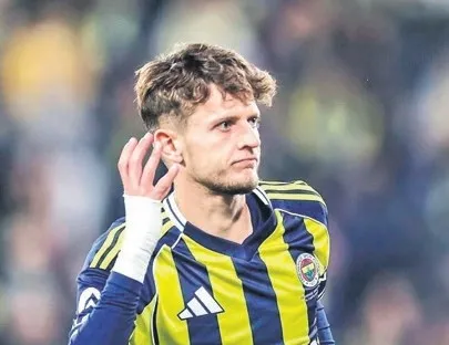Lyon pusuda bekliyor