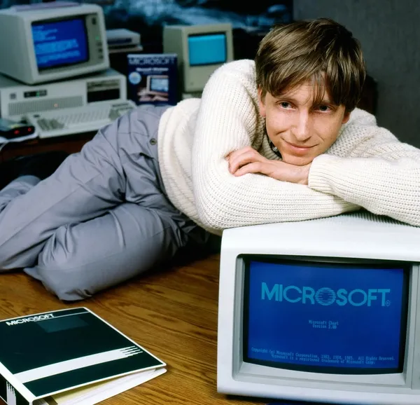 ABD, ordudaki haberleşmeyi sağlamak için interneti buldu: Bill Gates bu sayede 31 yaşında 1 milyar dolar serveti buldu-4
