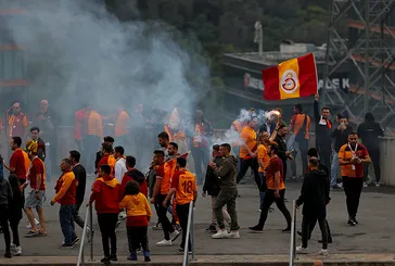 Yılın son derbisi öncesi stada giden metro durdu!