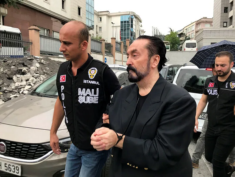 Adnan Oktar yüzlerce kızla imam nikahı kıymış - 4