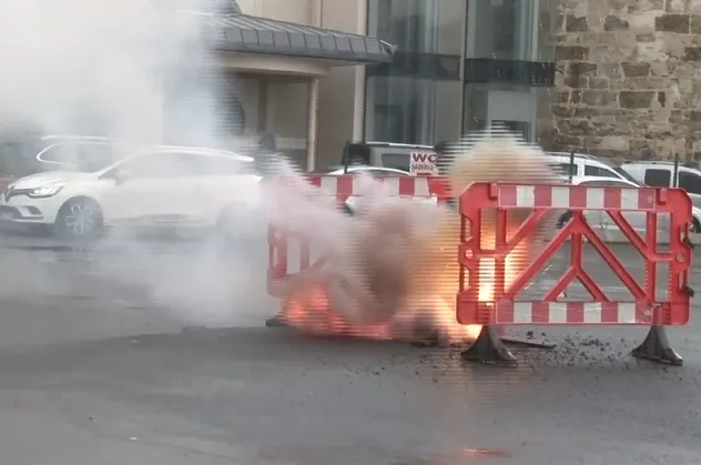 Eminönü'nde korkutan olay! Polis herkesi uzaklaştırdı