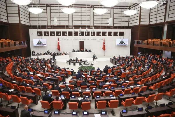 1638953399993.jpg Bakan Kasapoğlu muhalefete sert çıktı: Bu çevrimdışı muhalefet zihniyetini bir kenara bırakın, online olun-5