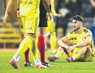 Fener enkaz altında