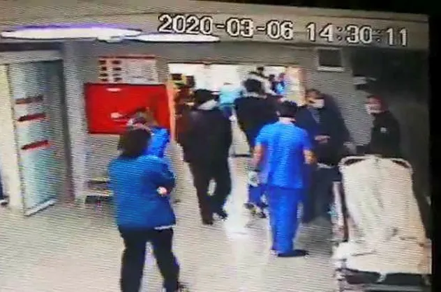 'Koronavirüs kaptım' diyerek hastaneyi birbirine kattı!