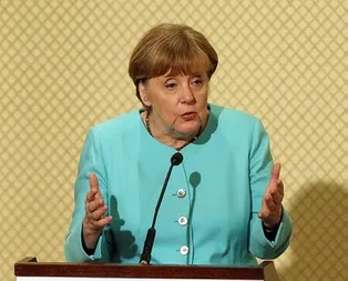 Merkel de kıvırdı
