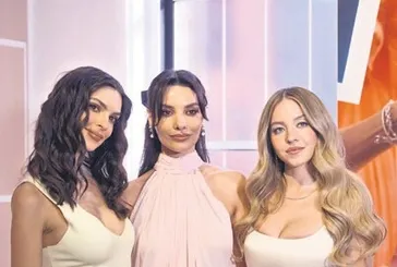 Gülücük saçtılar