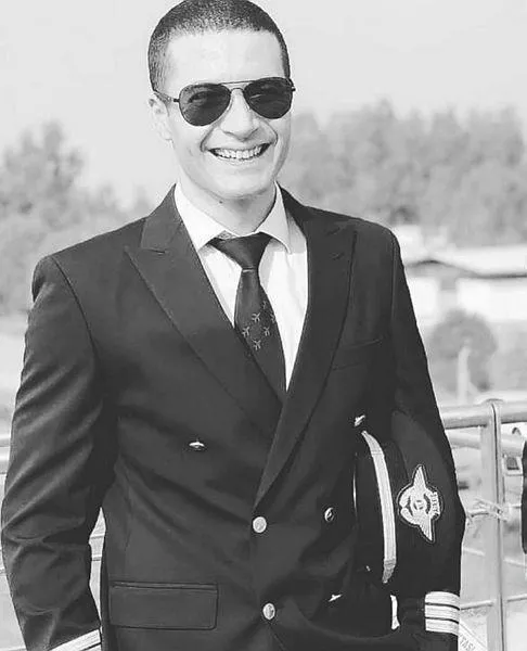 Genç pilot Kutay Bayraktar önce kız arkadaşıyla tartıştı ardından balkondan düşerek yaşamını yitirdi-4