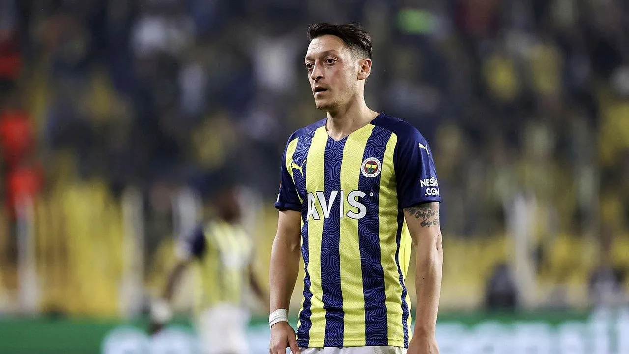 Mesut Özil’den şaşırtan Fenerbahçe hamlesi!