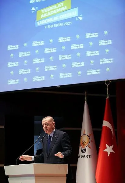 baskan-erdogan-ak-parti-teskilat-akademisi-egitim-programi-acilisina-katildi-1633622045146.jpeg Başkan Erdoğan Teşkilat Akademisi Eğitim Programı açılışına katıldı-1