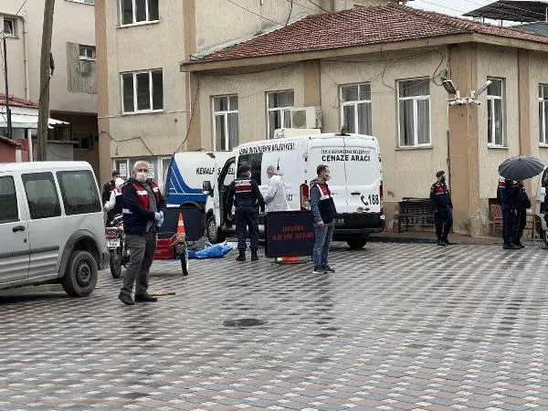 SON DAKİKA: Sokak ortasında pompalı dehşeti! Annesinin eski eşini öldürdü: O anlar güvenlik kamerasında-6