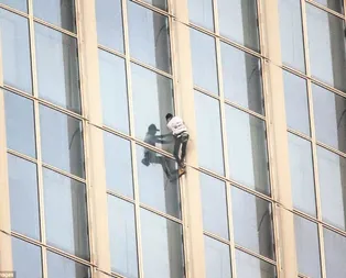 ‘Örümcek Adam’ yakalandı