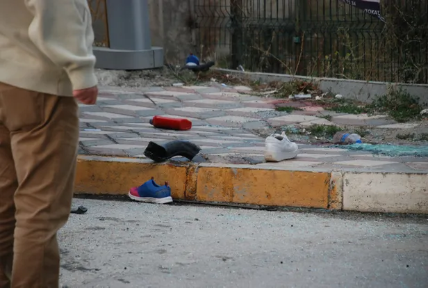 Son dakika: Kazada savrulan araç, anne ve kızının üzerine devrildi: 1 ölü, 7 yaralı-5