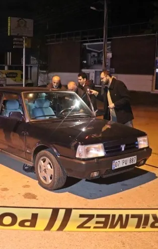 Sokak ortasında otomobiliyle yolunu kesip kurşun yağdırdı: 1 ölü