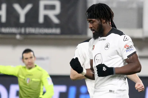 Forvete sürpriz aday! Fenerbahçe'de gündem M'Bala Nzola