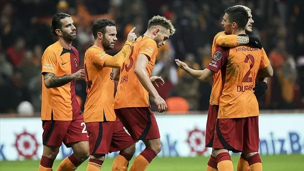 canli-galatasaray-antalyaspor-canli-anlatim-ilk-11ler-belli-oldu-1674312227824.jpg