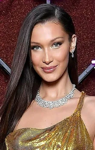 Bella Hadid, İsrail yandaşı moda devlerinin vetosuna uğradı!
