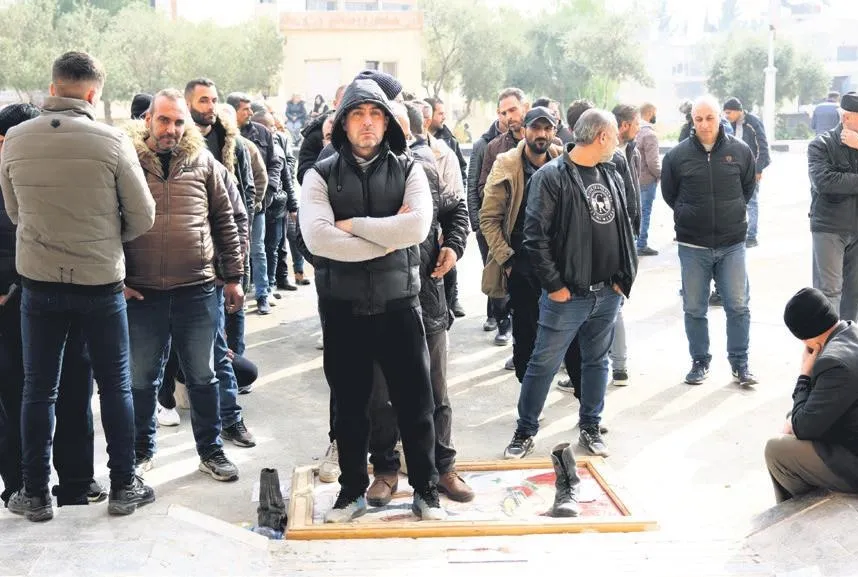 Esad’a baas silahı bırak!