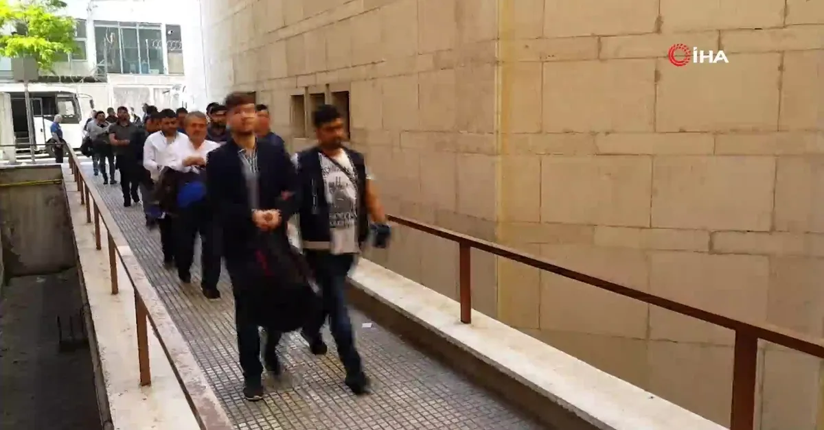 FETÖ şüphelisi 42 asker hakim karşısında